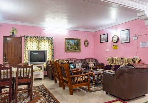 Nisha 3BHK Homestay by Jain Management