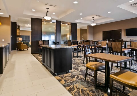 Best Western Plus Okotoks Inn & Suites