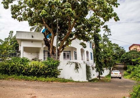 Tranquille - Big White Goa House