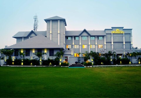 Pramod Convention & Beach Resort