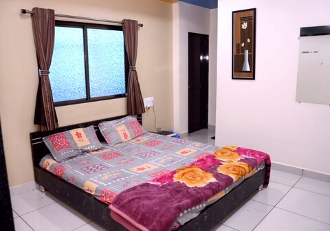 PARAMESHWAR HOTEL AND RESTAURANT