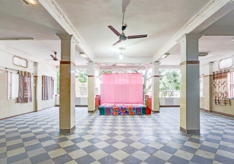 SPOT ON SUN LODGE AND BANQUET HALL