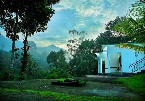 Avondale Cottage | River-view Rooms