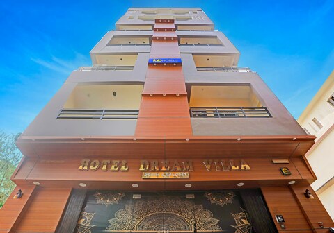 FabHotel Dream Villa