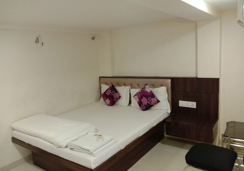 Hotel Silver Oak Inn Andheri