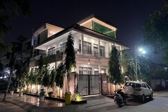 Park Facing Luxurious Villa, Jaipur Park Facing Luxurious Villa, Jaipur