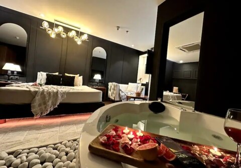 jacuzzi apartment in gurgaon