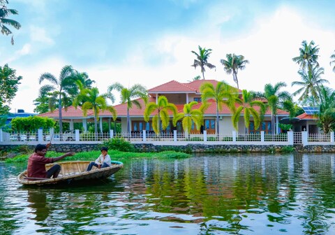 River Whisper Homestays