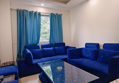Hostmystay 2BHK Lajpat Nagar Market