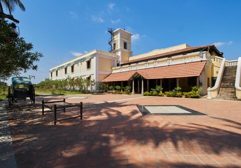 Saradharam Heritage Hotel(Lakshmi Vilas)