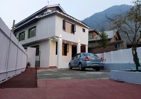 Ahad Residency | Mountain-view Rooms