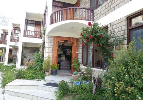 Tourist Hotel (10 Mins Walking from Mall), Manali