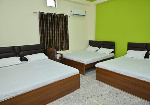 Bholashankara Vasvi Annapurna Satram