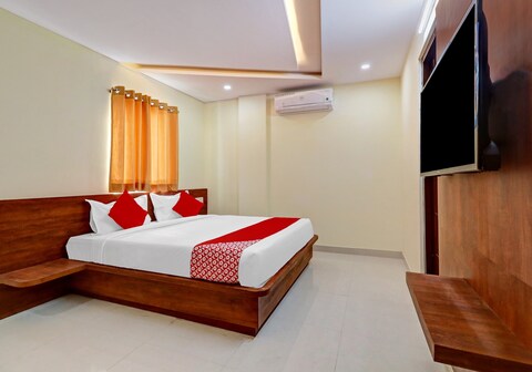 Hotel O Silver House Near Mantri Square Mall