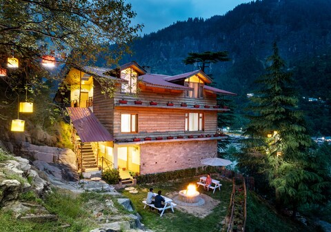 The Pine Chalet | Mountain View Rooms