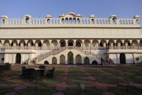 LAXMI PALACE HERITAGE HOTEL, Dausa LAXMI PALACE HERITAGE HOTEL, Dausa