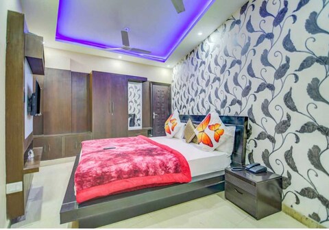 Hotel O Khalsa Homestay