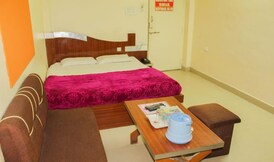 Hotel Gujarat Palace, Ujjain Hotel Gujarat Palace, Ujjain