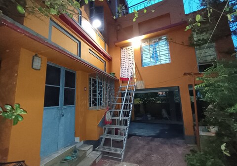 Homestay with exterior bathroom