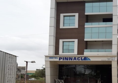 Hotel Pinnacle
