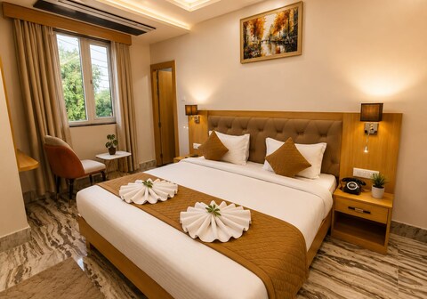 Hotel Kashi Crown