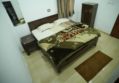 SRINIVASA HOMESTAY