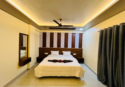 Hotel New Holiday Inn.