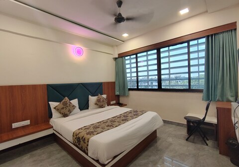 Hotel Earth Inn, Subhash Bridge, Ahmedabad