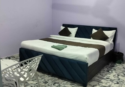 Hotel O Guru Residency