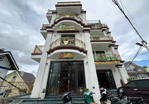 OYO 1211 Happy Hotel & Apartment