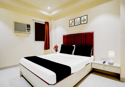 Collection O Ulhasnagar Railway Station Formerly Hotel Derby