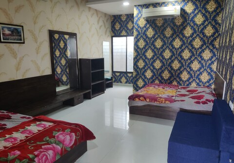 PALM TREE FARMS AND RESORTS