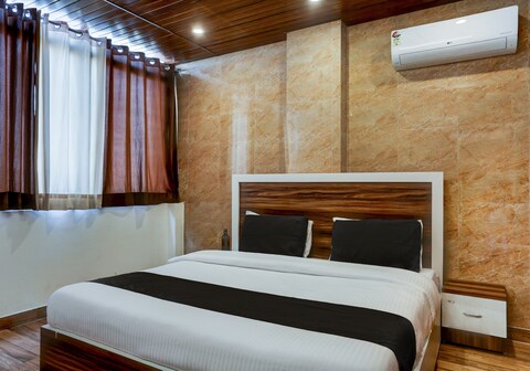 Collection O WALK INN