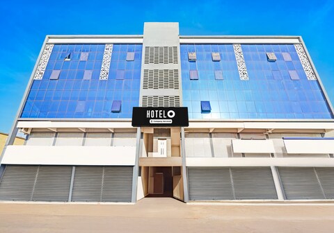 Hotel O Khalikpur Modasa Formerly Hotel Paris