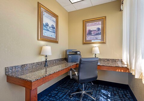 Best Western Plus Mid Nebraska Inn & Suites