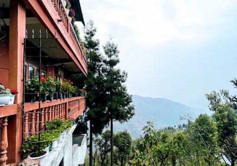 Tashi Homestay by StayApart