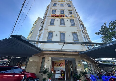 OYO 1193 Huynh Gia Hotel