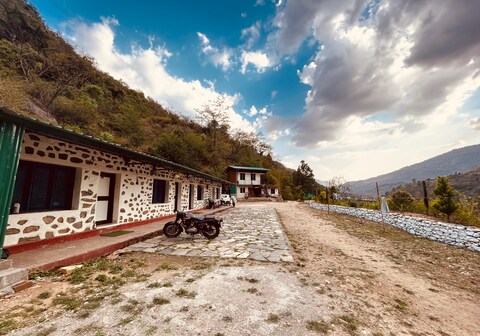 Shail Riverview Resort Kakada