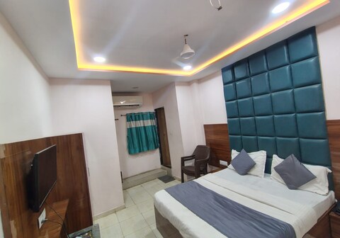 HOTEL SARGAM
