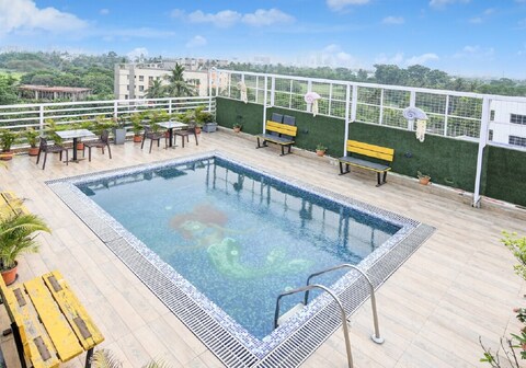 Platinum Studio Nr. Eco Park Gate.