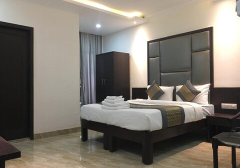 Siam Hotel Karol Bagh
