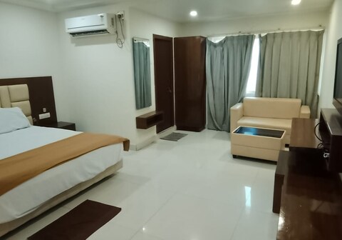 Hotel Samrat