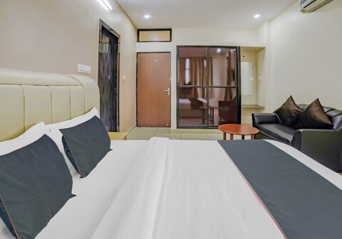 Hotel White House