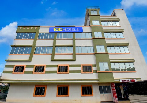 FabHotel Royal Inn Dehu