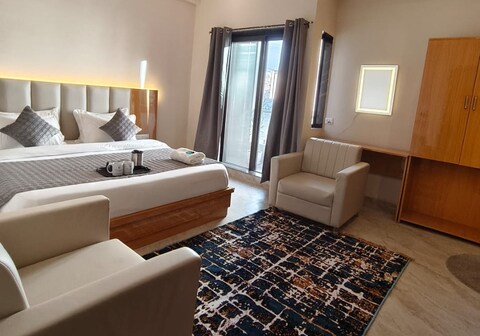 VILAASITAA FAMILY SUITES