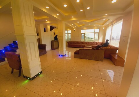 Grand Hill View by Check In Desk