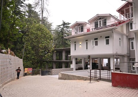 Atulyam Residency @400mts from Mall Road Shimla