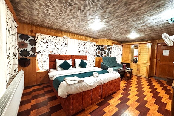 Hotel Tourist Palace