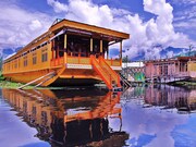 robinhood houseboat, Srinagar robinhood houseboat, Srinagar