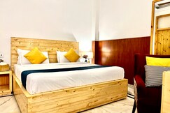 Hotel Green Woods by Divine - Rajouri Garden, Delhi Hotel Green Woods by Divine - Rajouri Garden, Delhi